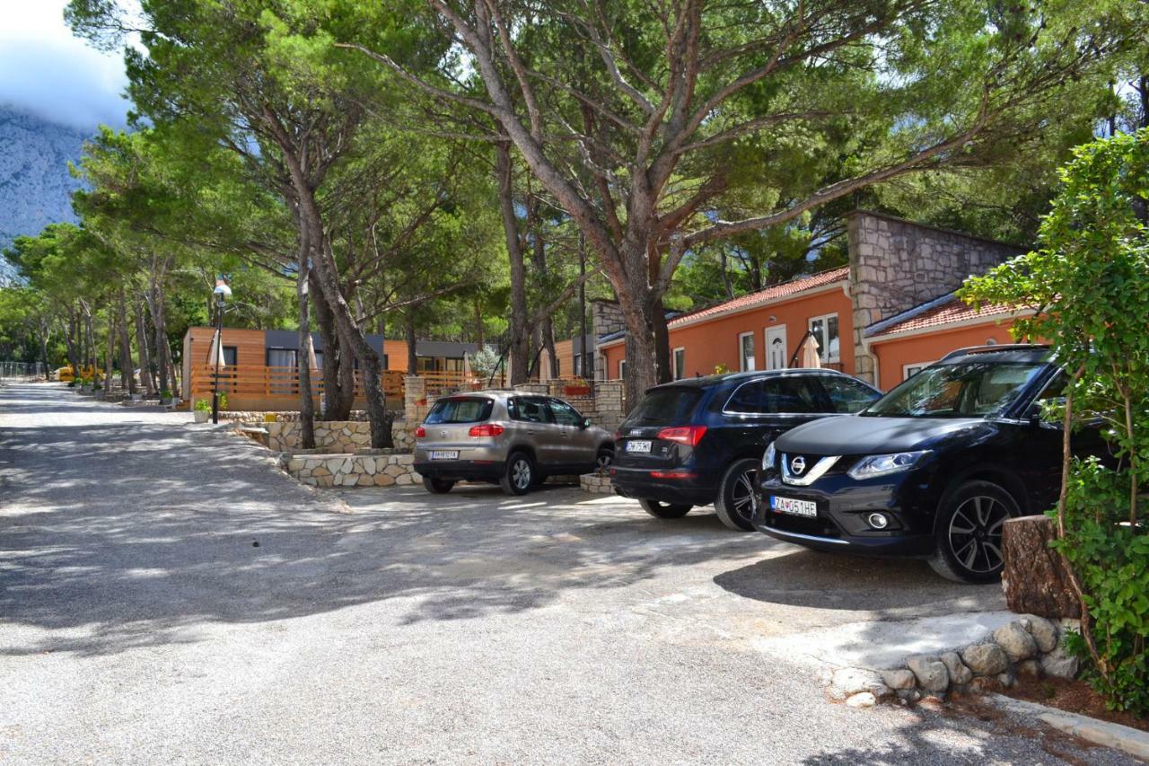 Apartments And Mobile Homes Makarska Eksteriør bilde