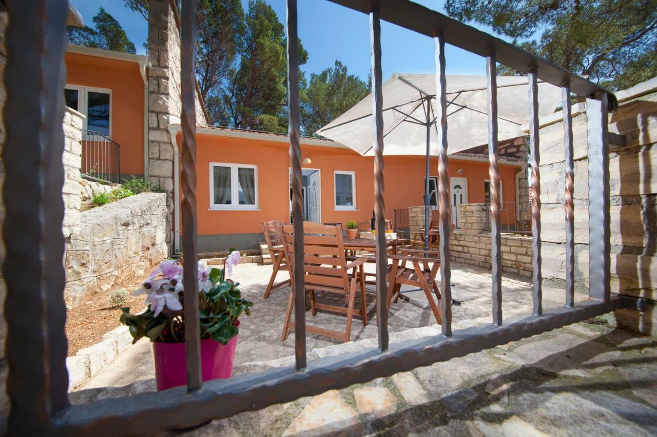Apartments And Mobile Homes Makarska Eksteriør bilde