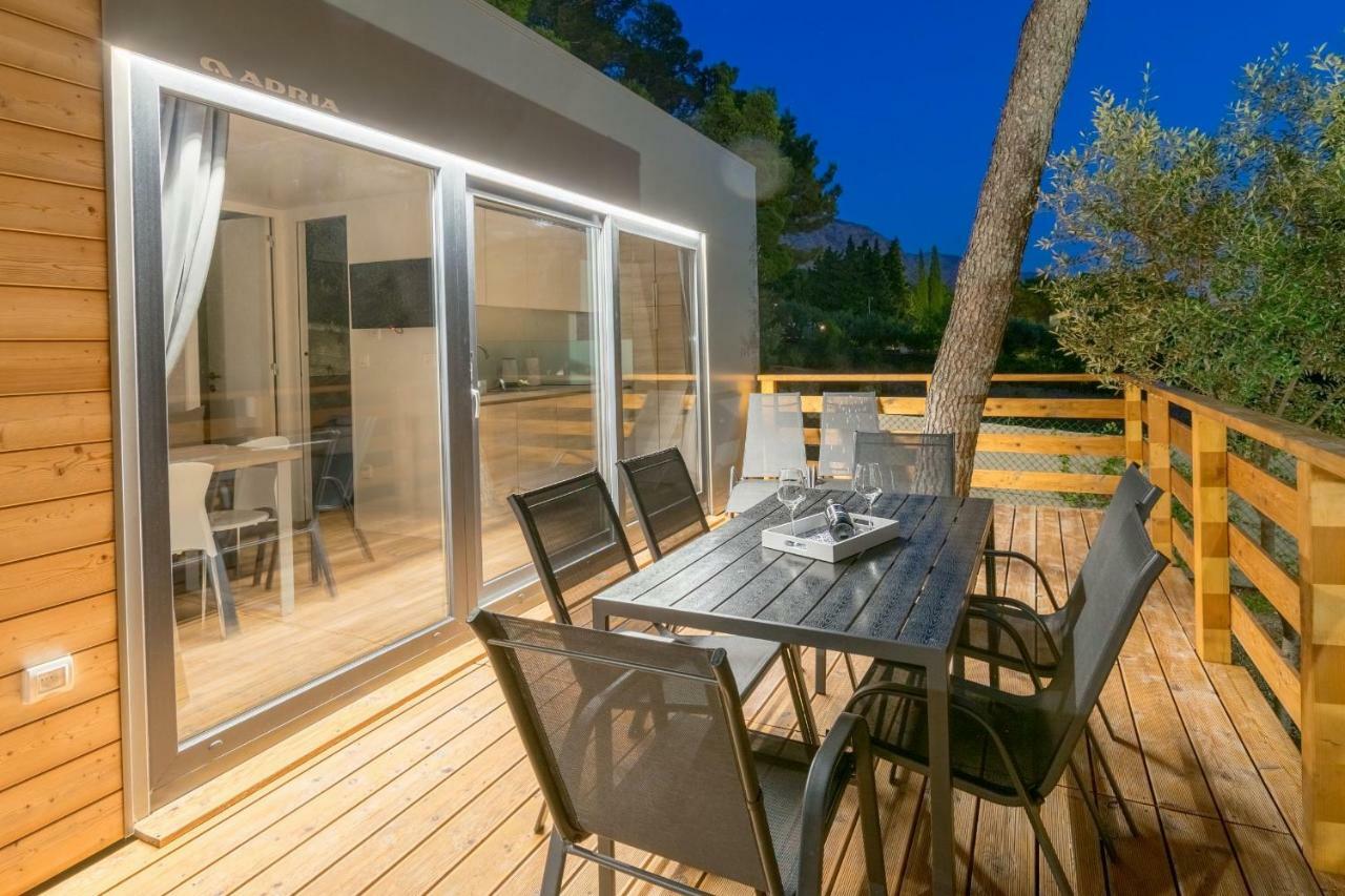 Apartments And Mobile Homes Makarska Eksteriør bilde